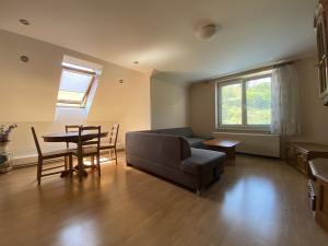 Pronájem bytu 2+1, Všenory, V Chaloupkách, 54 m2