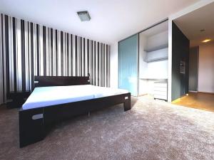 Pronájem bytu 1+kk, Praha, Milánská, 45 m2