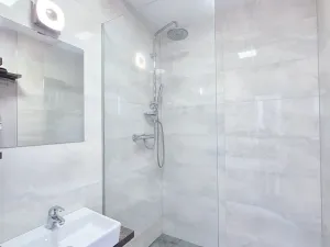 Pronájem bytu 2+kk, Praha - Vršovice, Holandská, 41 m2