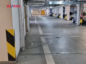 Pronájem garážového stání, Praha - Zličín, Milotická, 12 m2