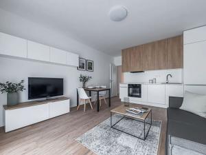 Pronájem bytu 2+kk, Praha - Karlín, Thámova, 62 m2