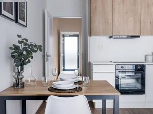 Pronájem bytu 2+kk, Praha - Karlín, Thámova, 62 m2