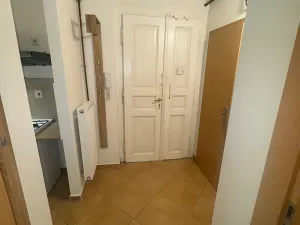 Pronájem bytu 3+1, Praha - Nové Město, Na Moráni, 61 m2