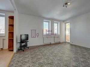 Pronájem bytu 2+1, Jindřichův Hradec, Kosmonautů, 57 m2