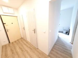 Pronájem bytu 2+1, Praha - Vokovice, Kamerunská, 53 m2