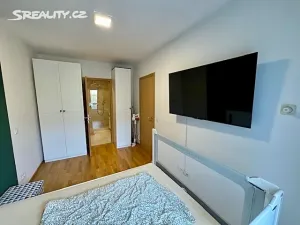 Pronájem bytu 2+kk, Praha - Karlín, Za Karlínským přístavem, 50 m2