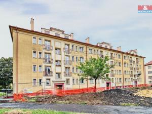 Prodej bytu 2+1, Ostrov, Komenského, 77 m2