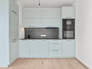 Pronájem bytu 3+kk, Praha - Modřany, Československého exilu, 80 m2