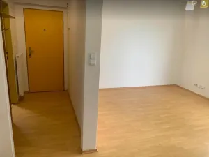 Pronájem bytu 1+kk, Otrokovice, Hlavní, 28 m2