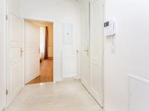 Pronájem bytu 2+kk, Praha - Břevnov, Za Strahovem, 45 m2