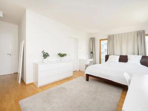 Pronájem bytu 4+kk, Praha, Za Karlínským přístavem, 150 m2