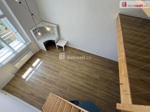 Pronájem bytu 1+kk, Praha - Smíchov, Na Valentince, 38 m2