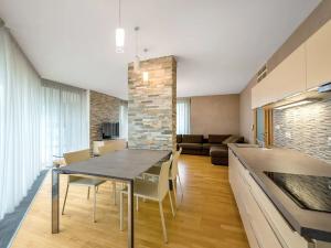 Pronájem bytu 2+kk, Praha - Žižkov, Ke kapslovně, 70 m2