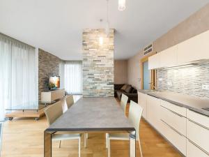 Pronájem bytu 2+kk, Praha - Žižkov, Ke kapslovně, 70 m2