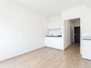 Pronájem bytu 1+kk, Praha - Jinonice, Peroutkova, 26 m2