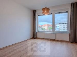 Pronájem bytu 1+kk, Praha - Vysočany, Střídavá, 36 m2
