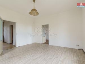 Prodej bytu 2+1, Karlovy Vary, K Linhartu, 63 m2