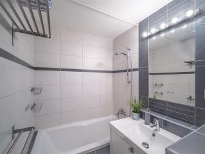 Prodej bytu 2+1, Třeboň - Třeboň II, Hliník, 64 m2