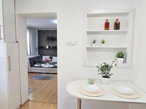 Prodej bytu 3+1, Dobříš, Mírové náměstí, 59 m2