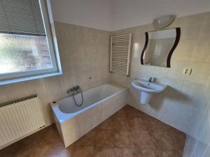 Pronájem bytu 2+1, Teplice, Štúrova, 52 m2