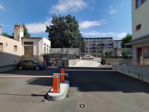 Pronájem garážového stání, Opava, Provaznická, 14 m2