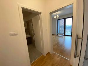 Pronájem bytu 2+kk, Praha - Hrdlořezy, Učňovská, 65 m2