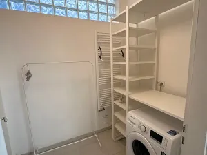 Pronájem bytu 2+kk, Praha - Holešovice, Poupětova, 55 m2