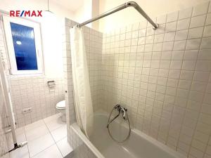 Pronájem bytu 2+kk, Praha - Holešovice, Poupětova, 55 m2