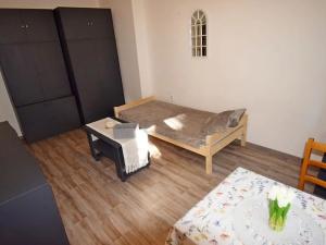 Pronájem bytu 1+kk, Praha - Veleslavín, Šumberova, 26 m2