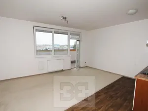 Pronájem bytu 1+kk, Praha - Vysočany, Poděbradská, 39 m2