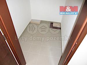 Pronájem bytu 1+kk, Praha - Horní Měcholupy, Modenská, 34 m2