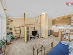 Prodej bytu 1+kk, Jesenice, Sluneční, 36 m2
