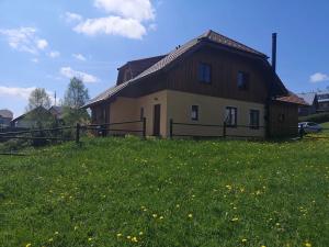 Prodej atypického bytu, Kvilda, 80 m2