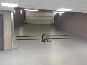 Pronájem garážového stání, Praha - Košíře, Pod radnicí, 16 m2