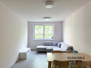 Pronájem bytu 2+kk, Praha - Karlín, Křižíkova, 53 m2