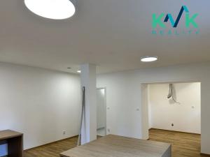 Prodej bytu 3+1, Karlovy Vary, U Trati, 88 m2