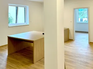 Prodej bytu 3+1, Karlovy Vary, U Trati, 88 m2