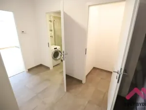 Pronájem bytu 1+kk, Praha - Michle, Hadovitá, 40 m2