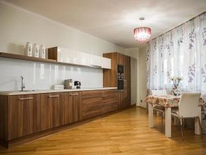 Pronájem bytu 1+kk, Praha - Žižkov, Ke kapslovně, 52 m2