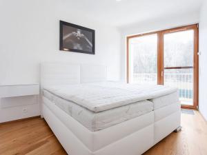Pronájem bytu 2+kk, Praha - Košíře, Naskové, 53 m2