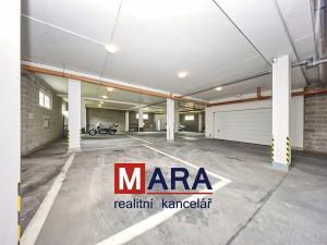 Pronájem garážového stání, Olomouc, Bacherova, 14 m2