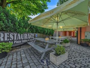 Pronájem restaurace, Nový Bor, nám. Míru, 100 m2
