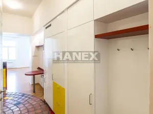 Pronájem bytu 1+1, Praha - Smíchov, Viktora Huga, 38 m2
