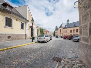 Pronájem obchodního prostoru, Kutná Hora, Palackého náměstí, 60 m2