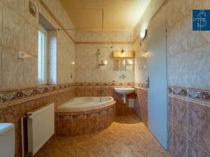 Pronájem bytu 2+1, Praha - Uhříněves, Františka Diviše, 66 m2