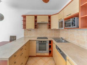 Pronájem bytu 2+kk, Praha - Kobylisy, Kyselova, 60 m2