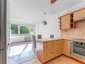 Pronájem bytu 2+kk, Praha - Kobylisy, Kyselova, 60 m2