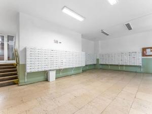 Pronájem bytu 2+kk, Praha - Kobylisy, Kyselova, 60 m2