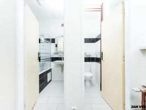 Pronájem bytu 2+1, Praha - Čakovice, Kysucká, 56 m2