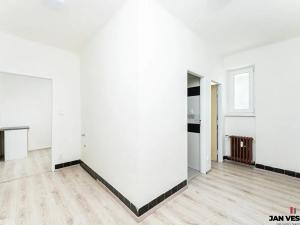 Pronájem bytu 2+1, Praha - Čakovice, Kysucká, 56 m2